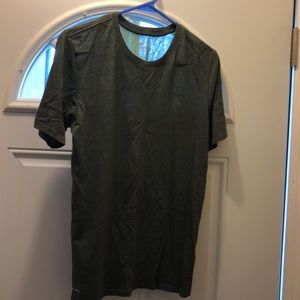Nike men’s t-shirt size small. Athletic cut